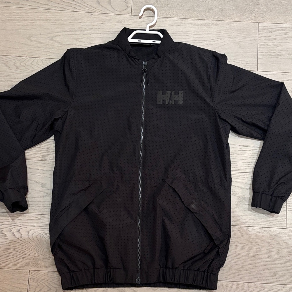 Helly Hansen Women’s windbreaker